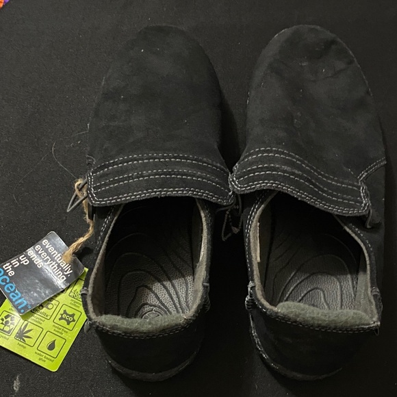 NWT OCEANMINDED MENS SIZE 9.5 ECO FRIENDLY BLACK LOAFER SHOES RECYCLED MATERIALS - Picture 1 of 16